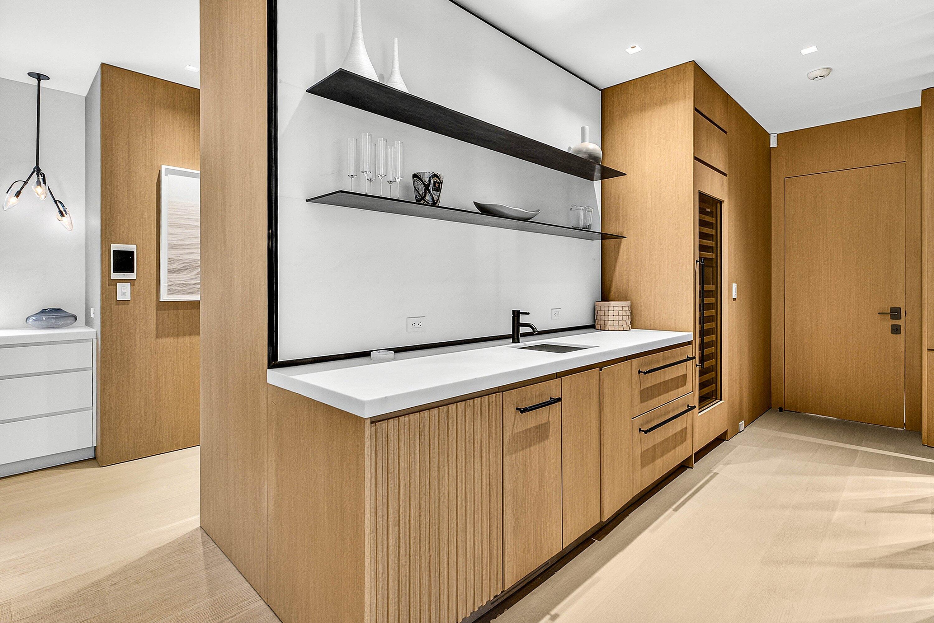 232 Seabreeze Avenue