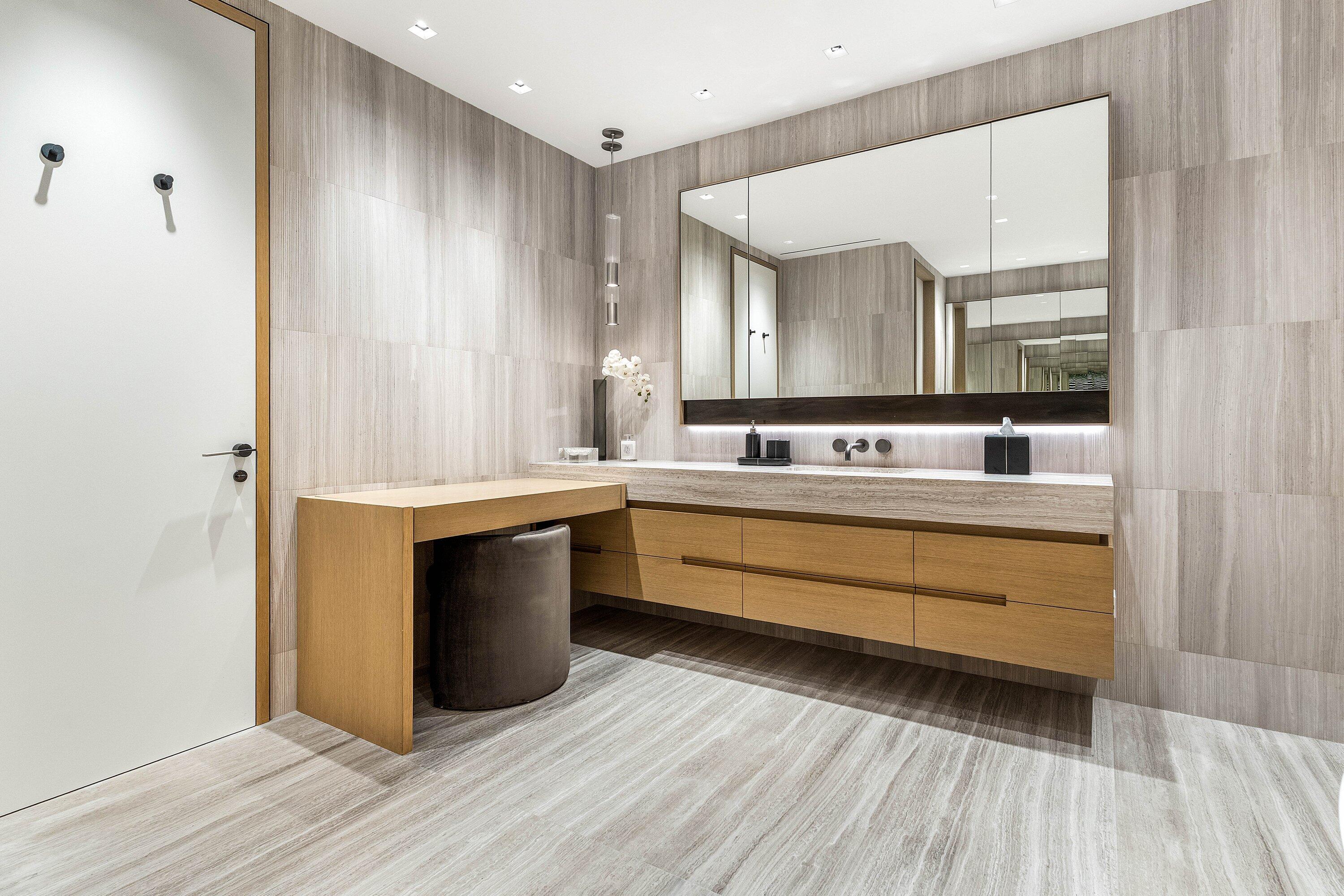 232 Seabreeze Avenue