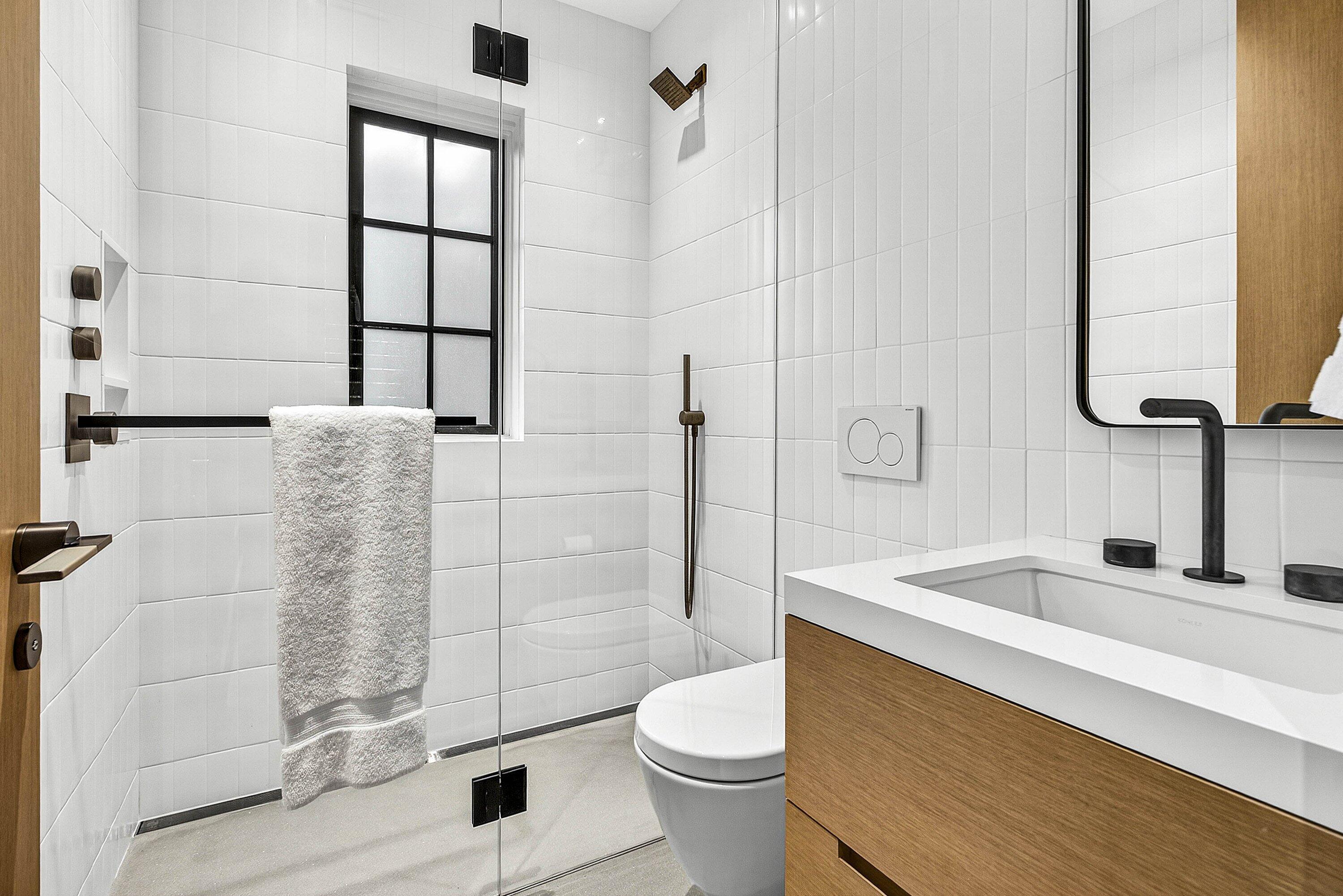 232 Seabreeze Avenue