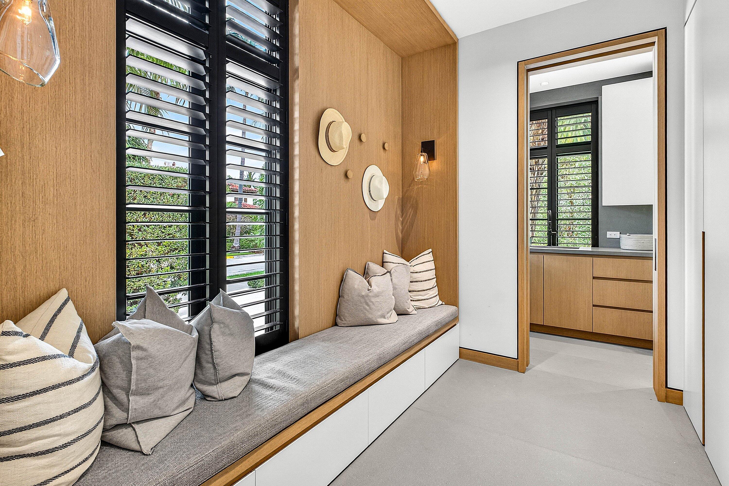 232 Seabreeze Avenue