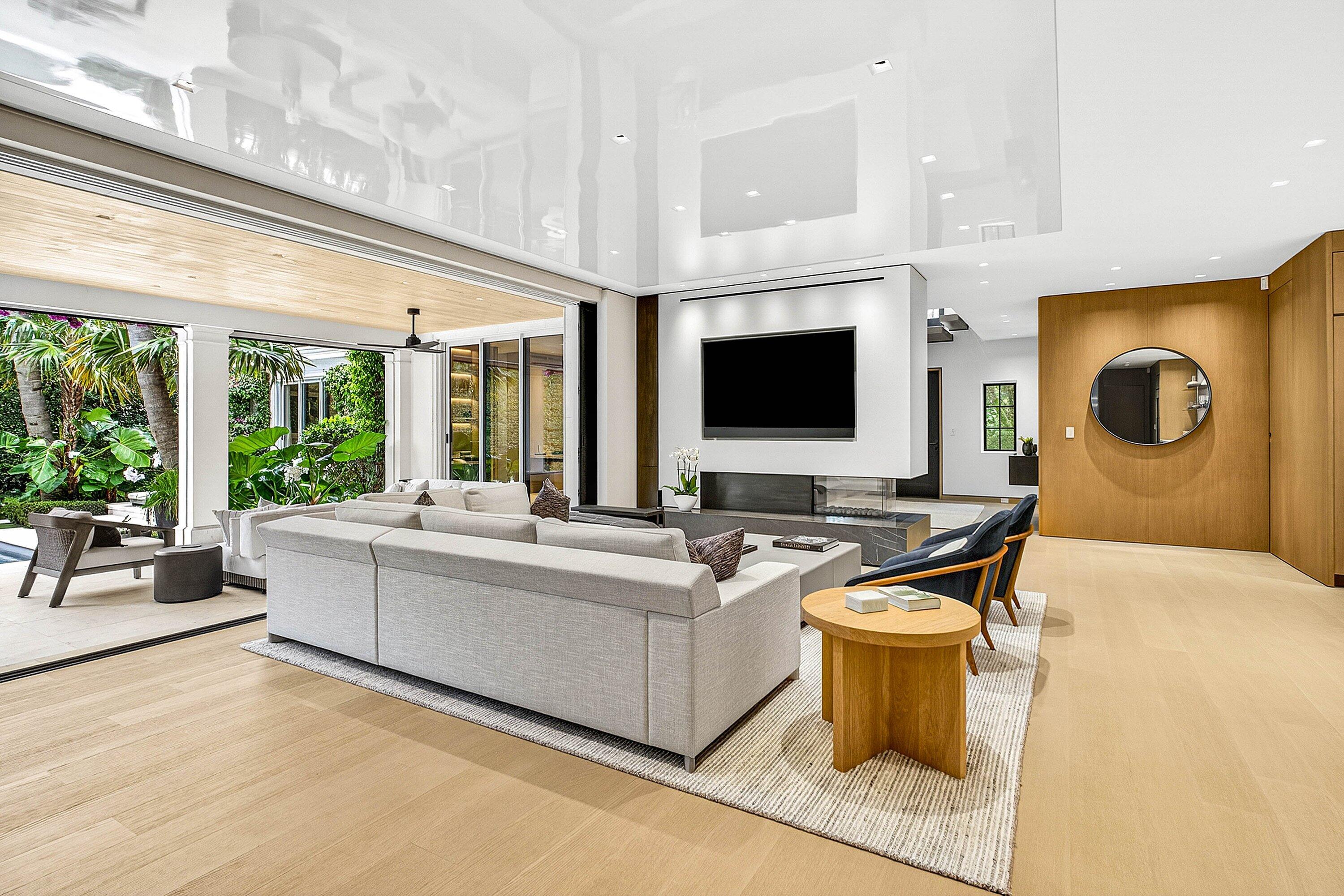 232 Seabreeze Avenue