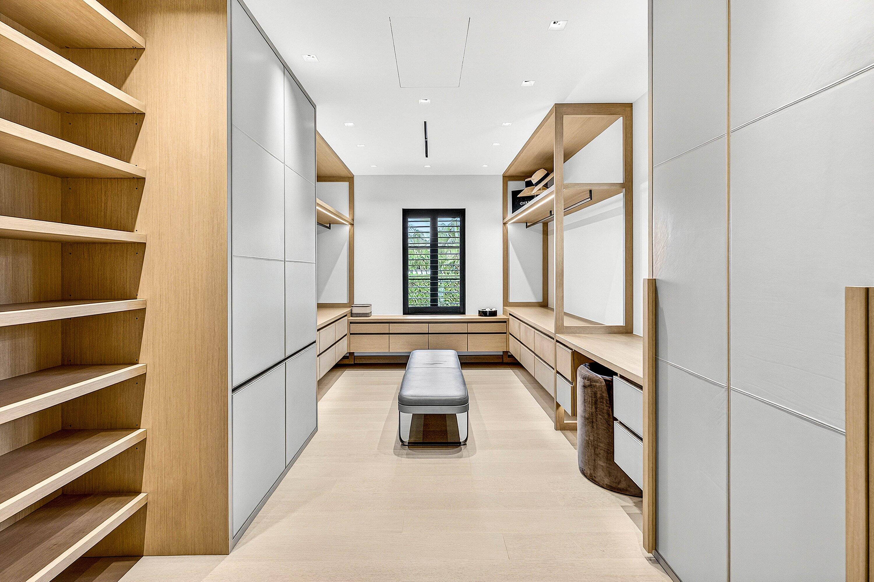 232 Seabreeze Avenue