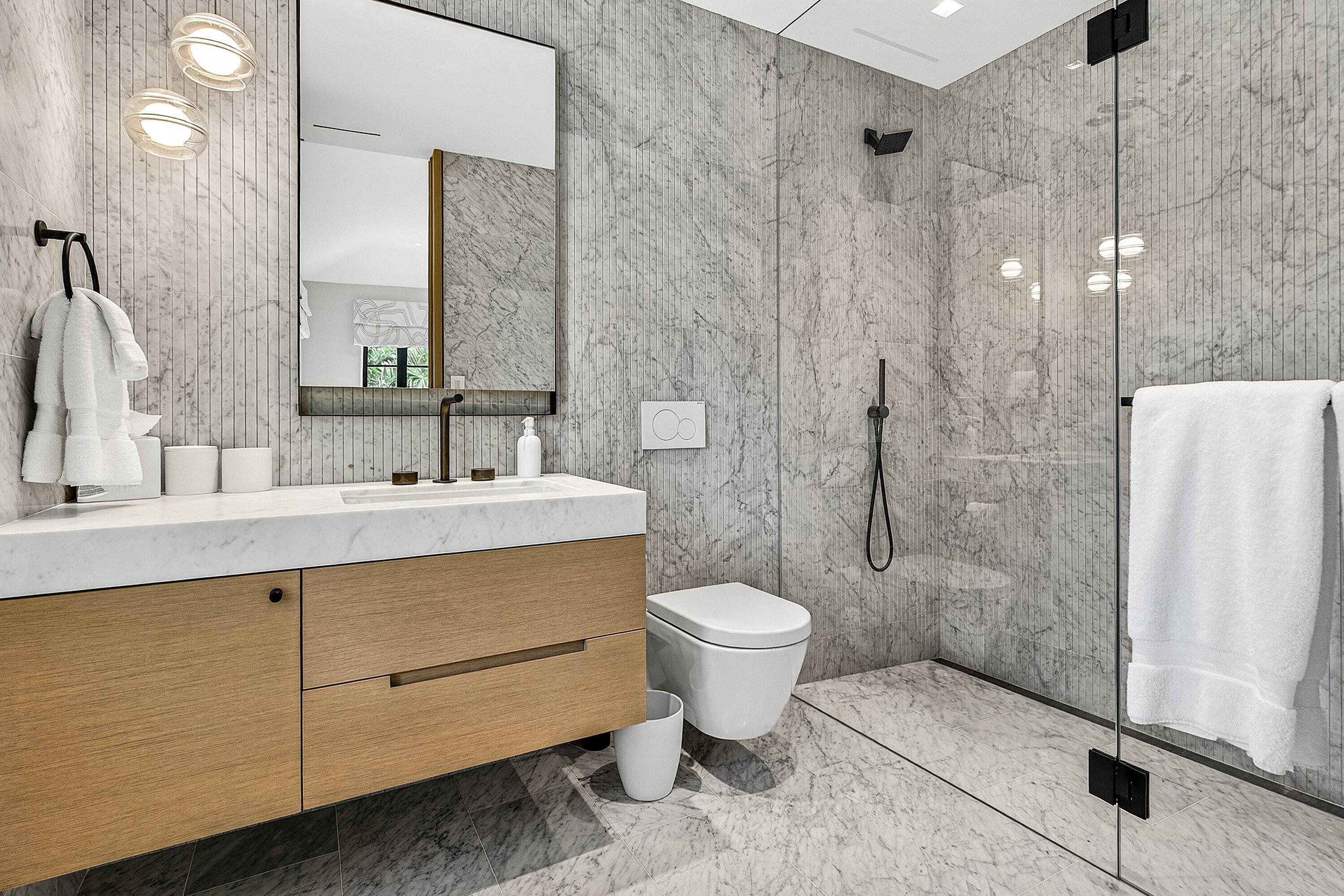 232 Seabreeze Avenue