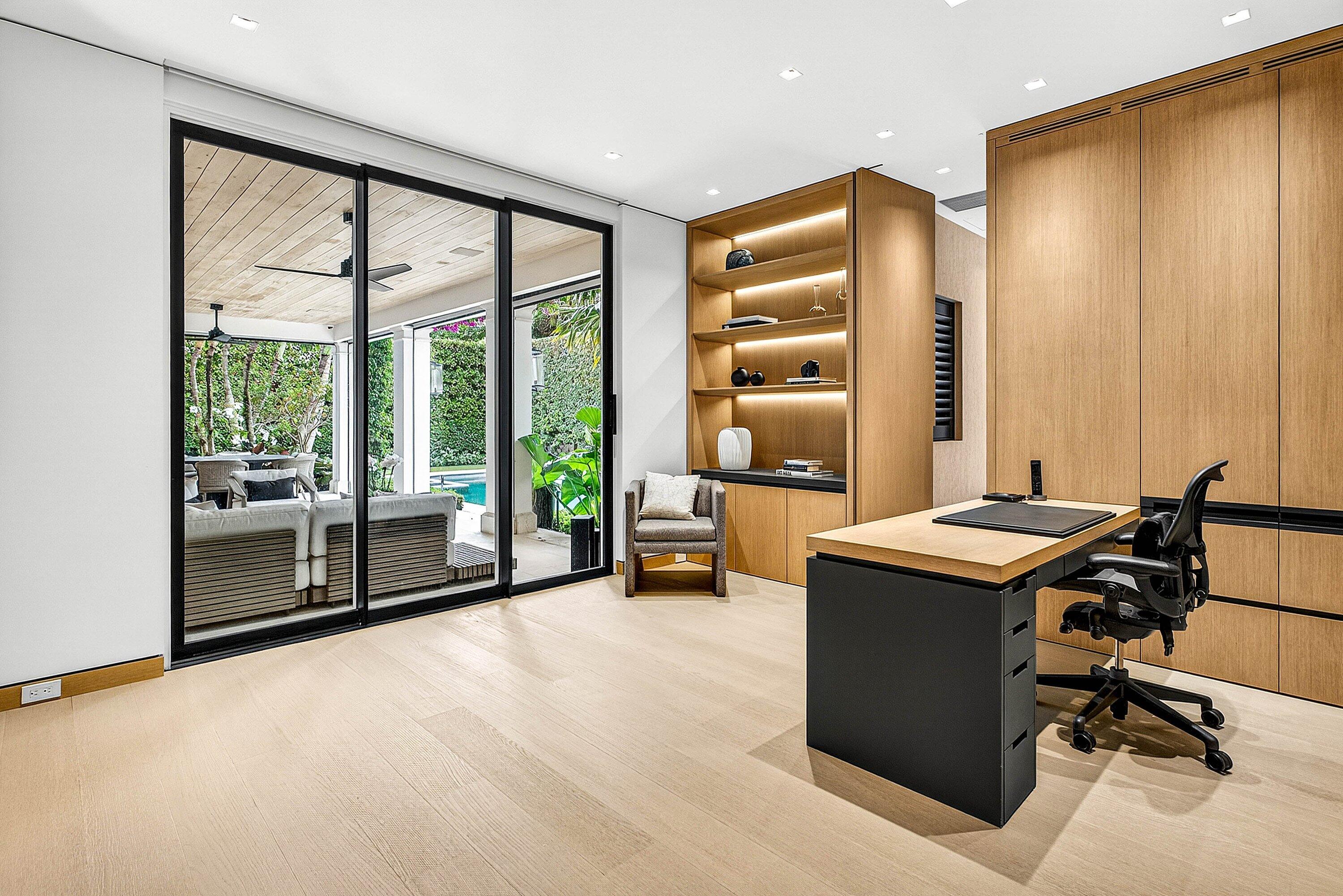 232 Seabreeze Avenue