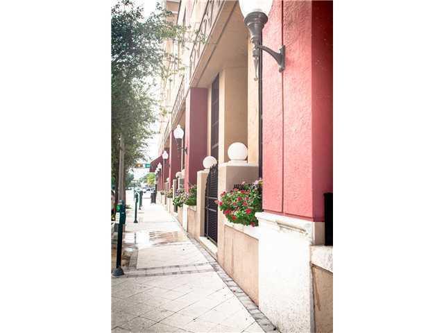 255 Evernia Street 302