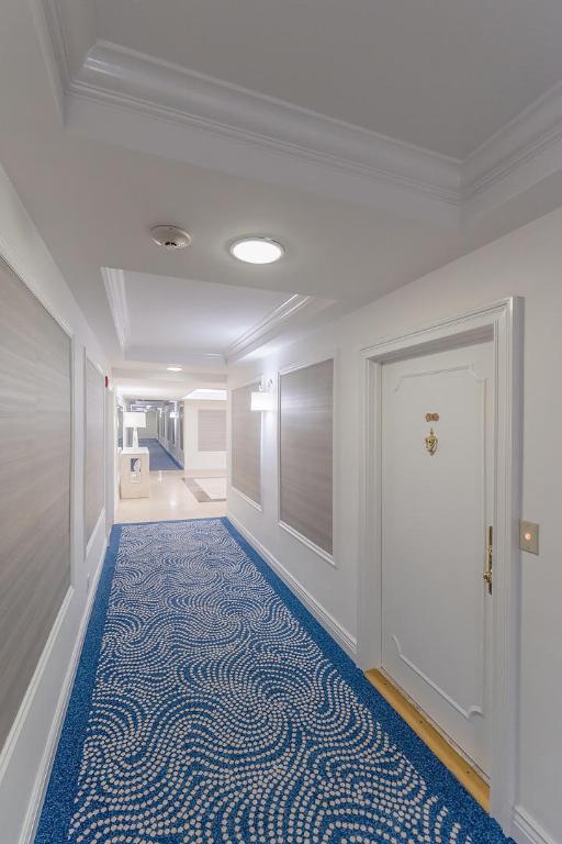 250 Bradley Place 301