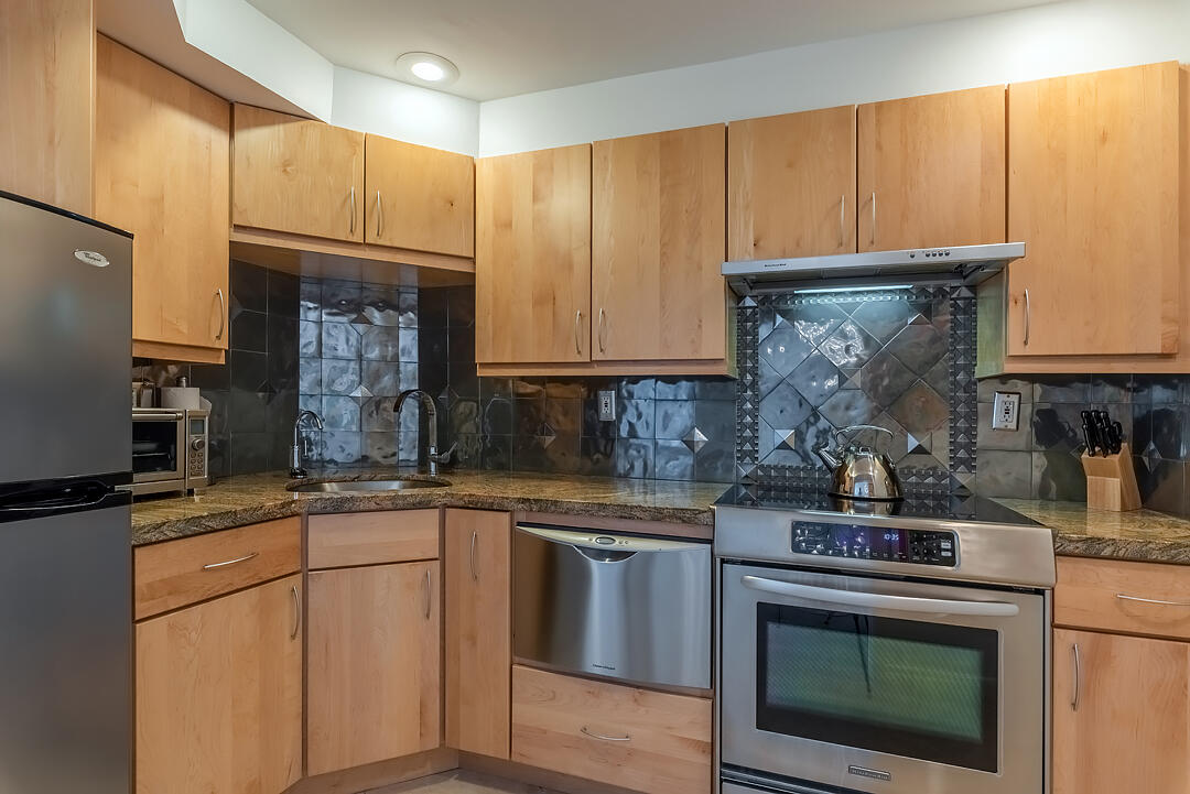 250 Bradley Place 301