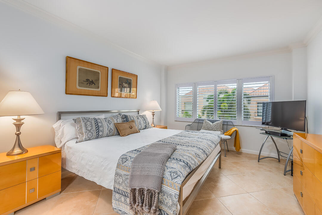 250 Bradley Place 301