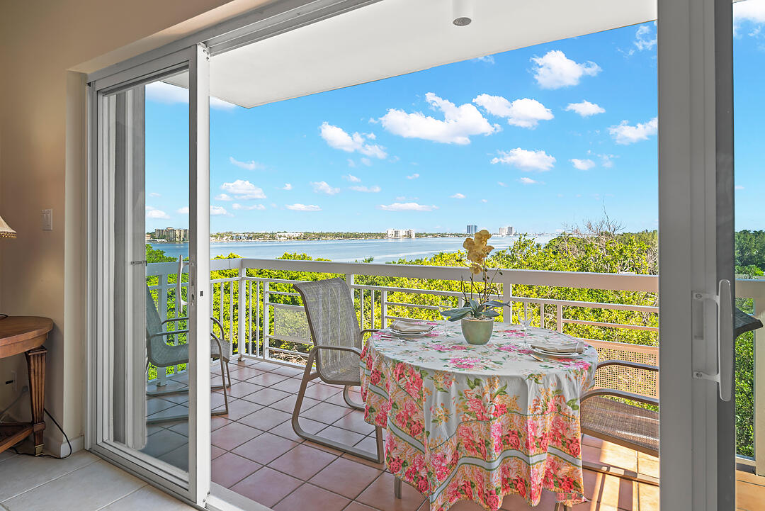 250 Bradley Place 706