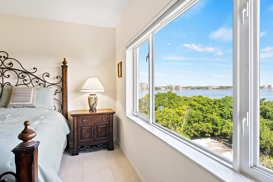 250 Bradley Place 706