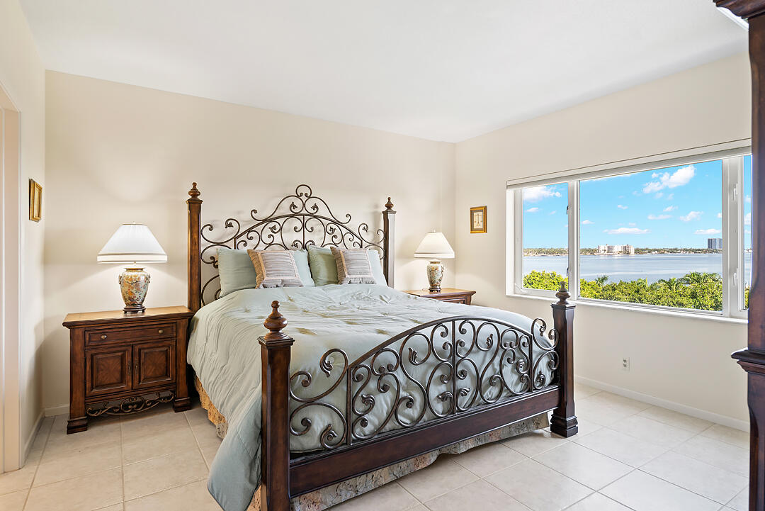 250 Bradley Place 706