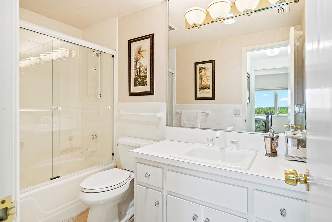 250 Bradley Place 706