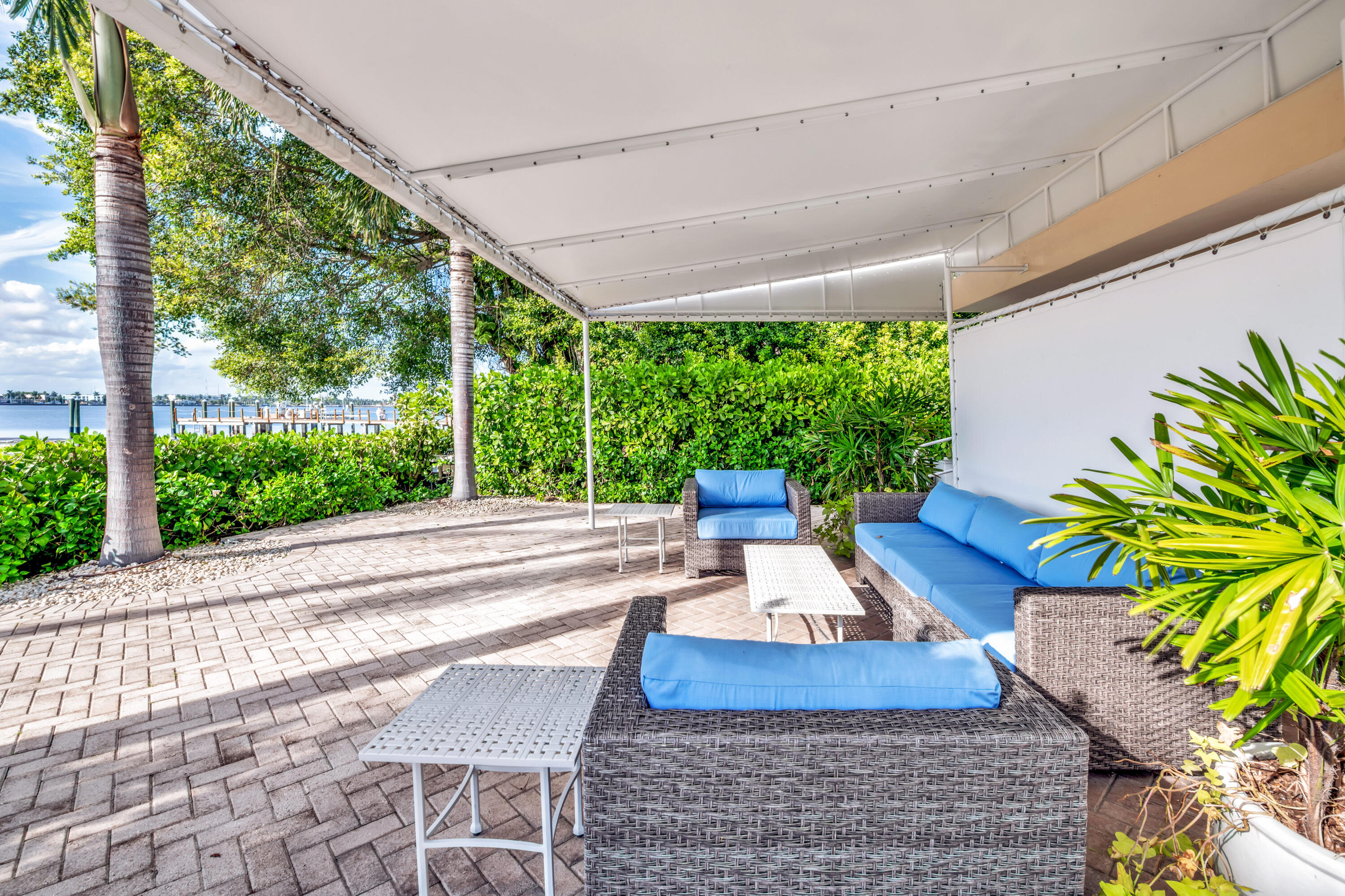 250 Bradley Place 706