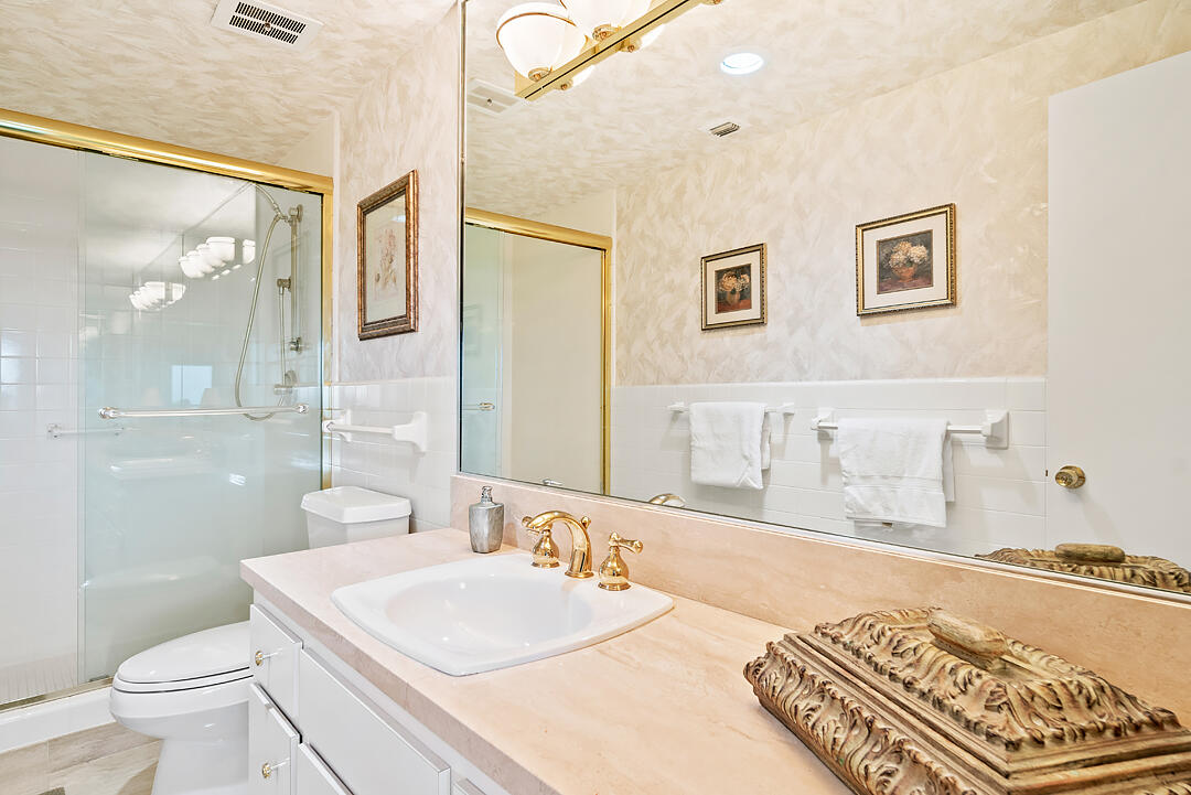 250 Bradley Place 706