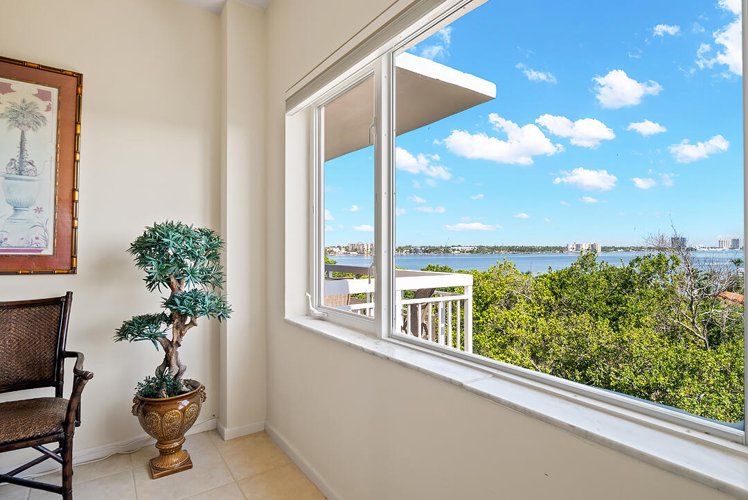 250 Bradley Place 706