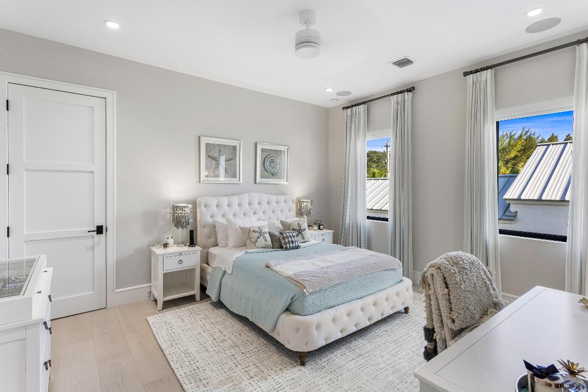 1260 S Ocean Boulevard