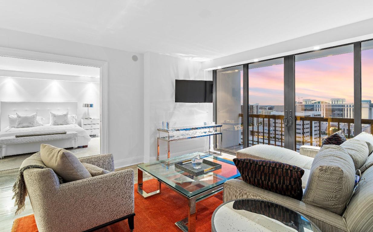 400 N Flagler Drive Unit: Ph-D2