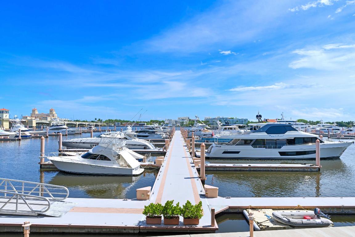 400 N Flagler Drive Unit: Ph-D2