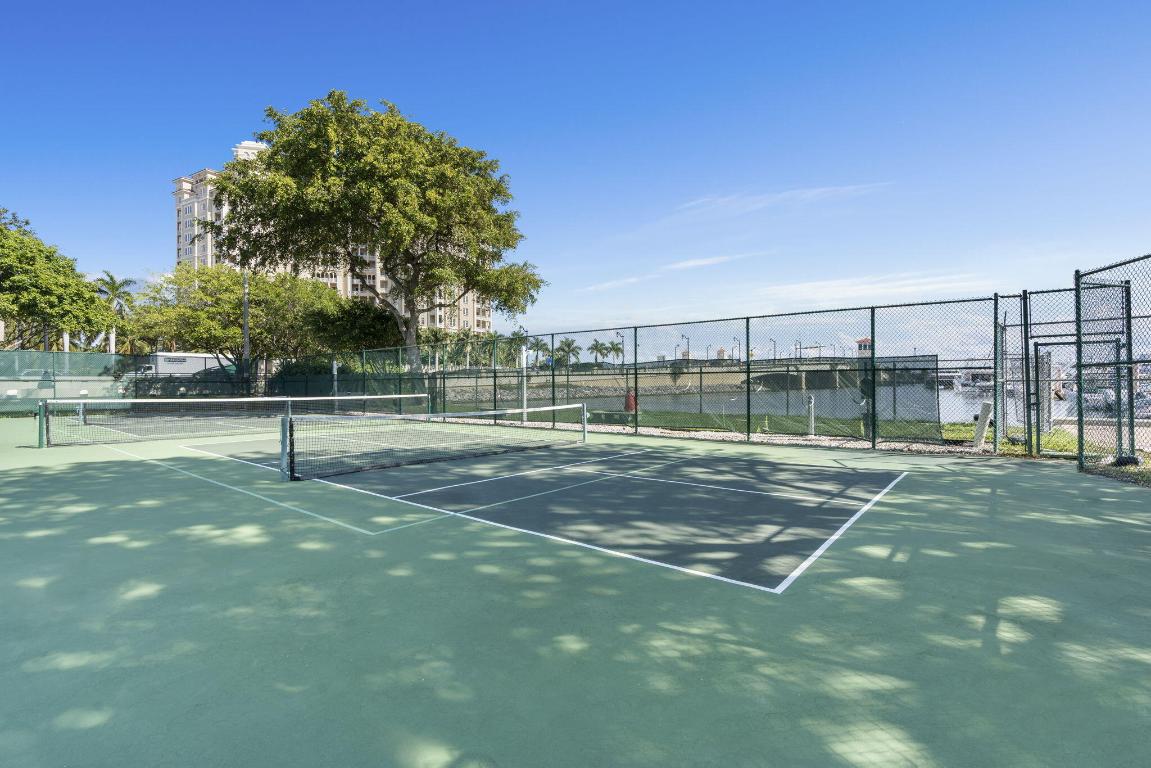 400 N Flagler Drive Unit: Ph-D2