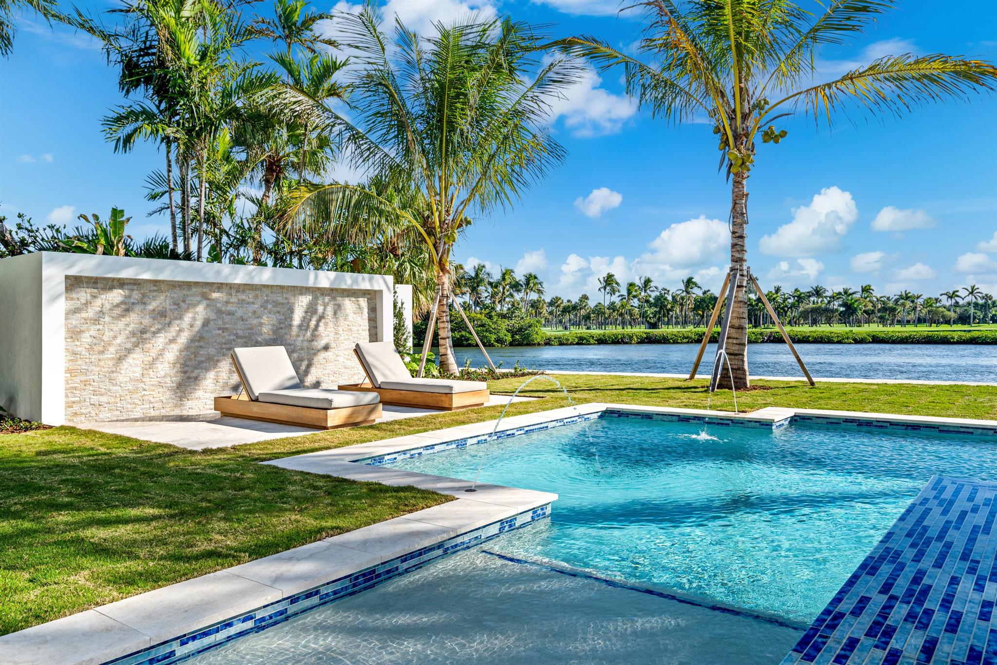 584 Island Drive