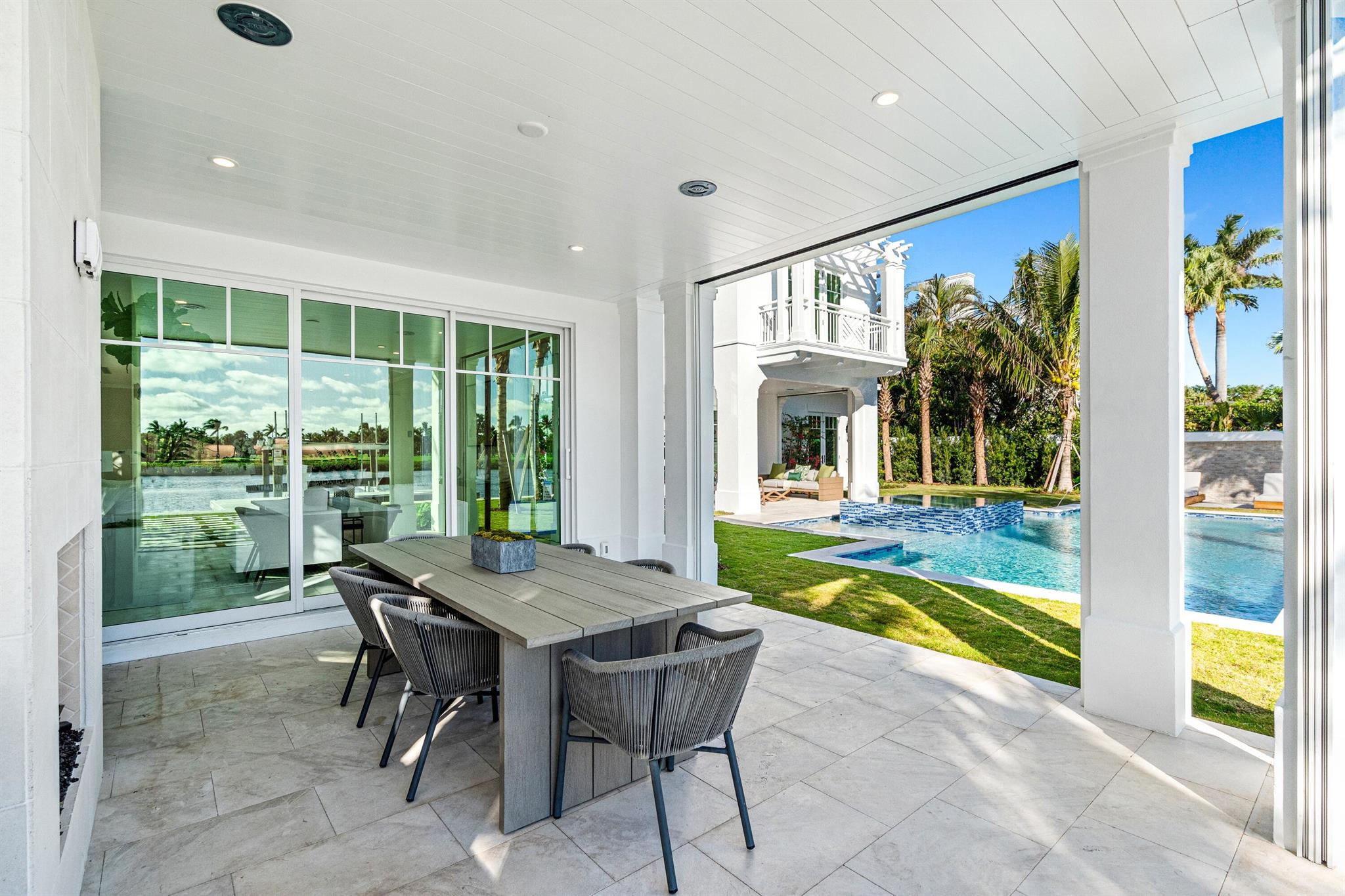 584 Island Drive