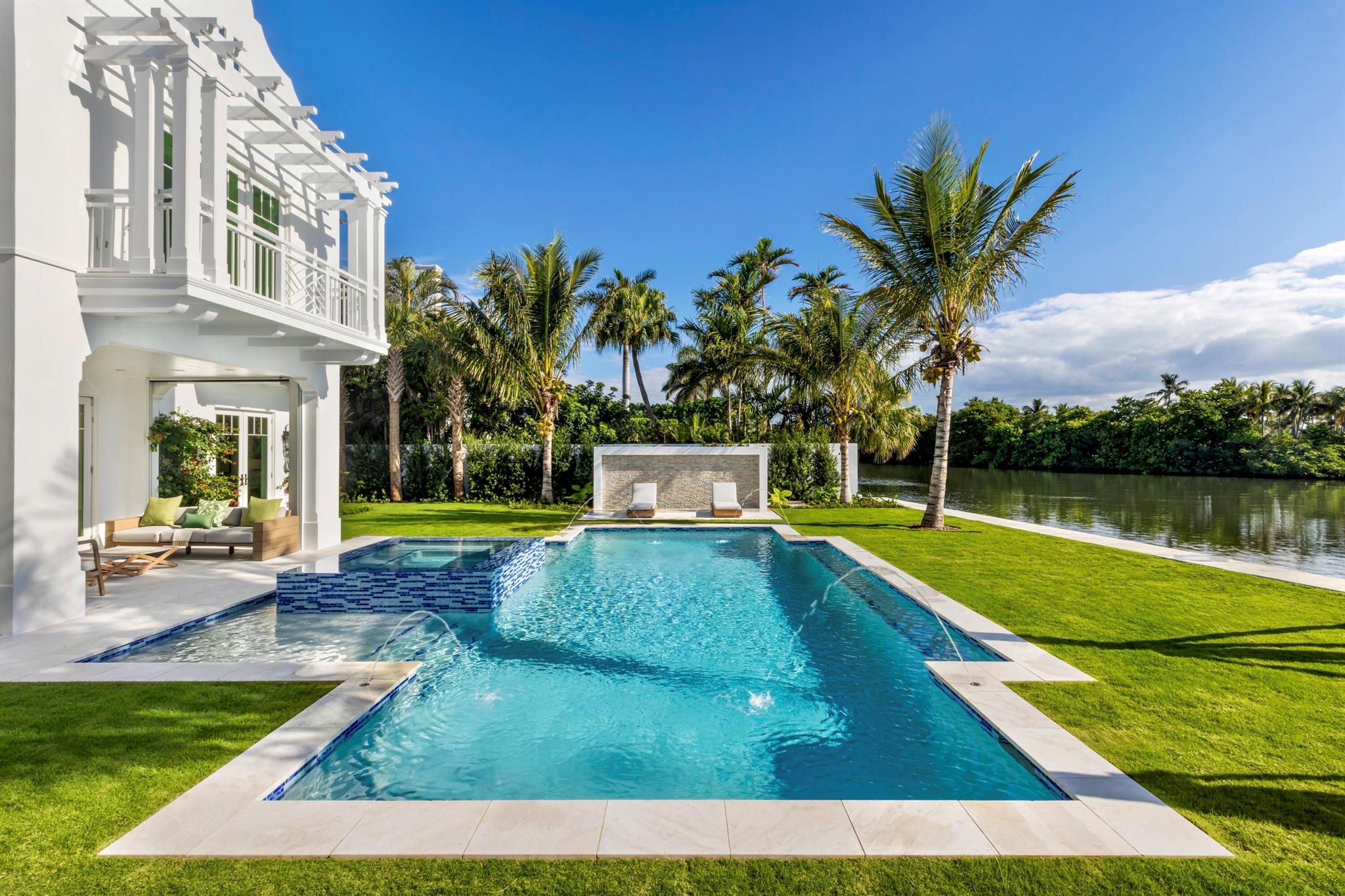 584 Island Drive