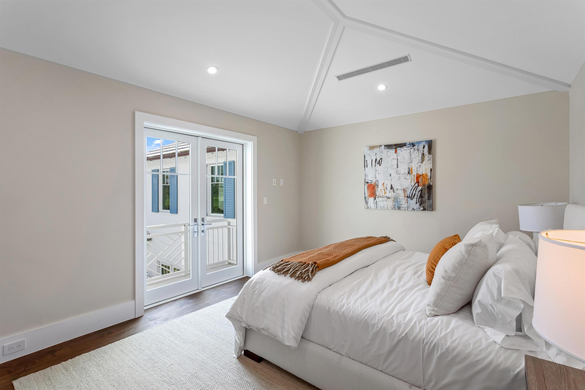 584 Island Drive