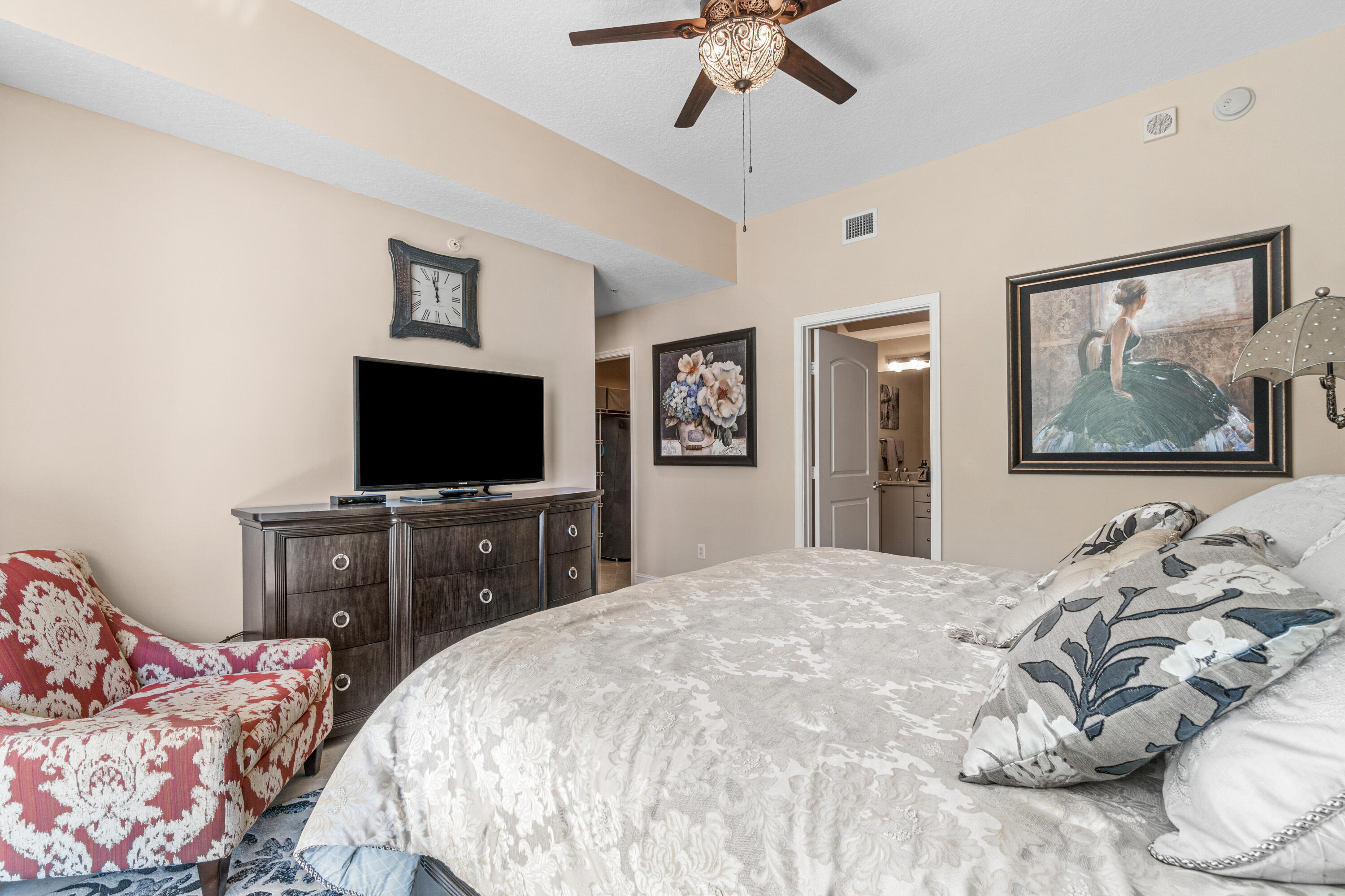 701 S Olive Avenue 715