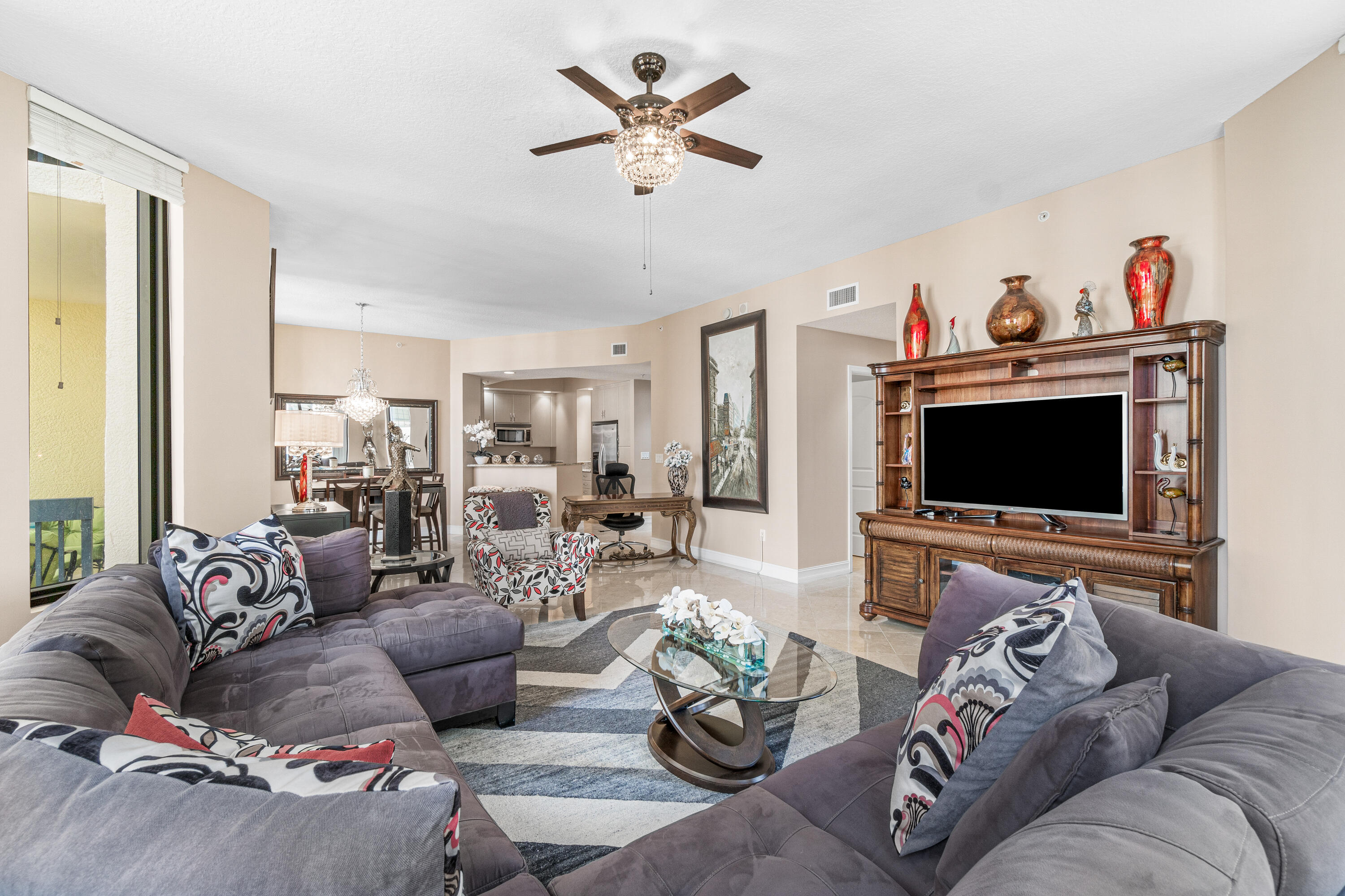 701 S Olive Avenue 715