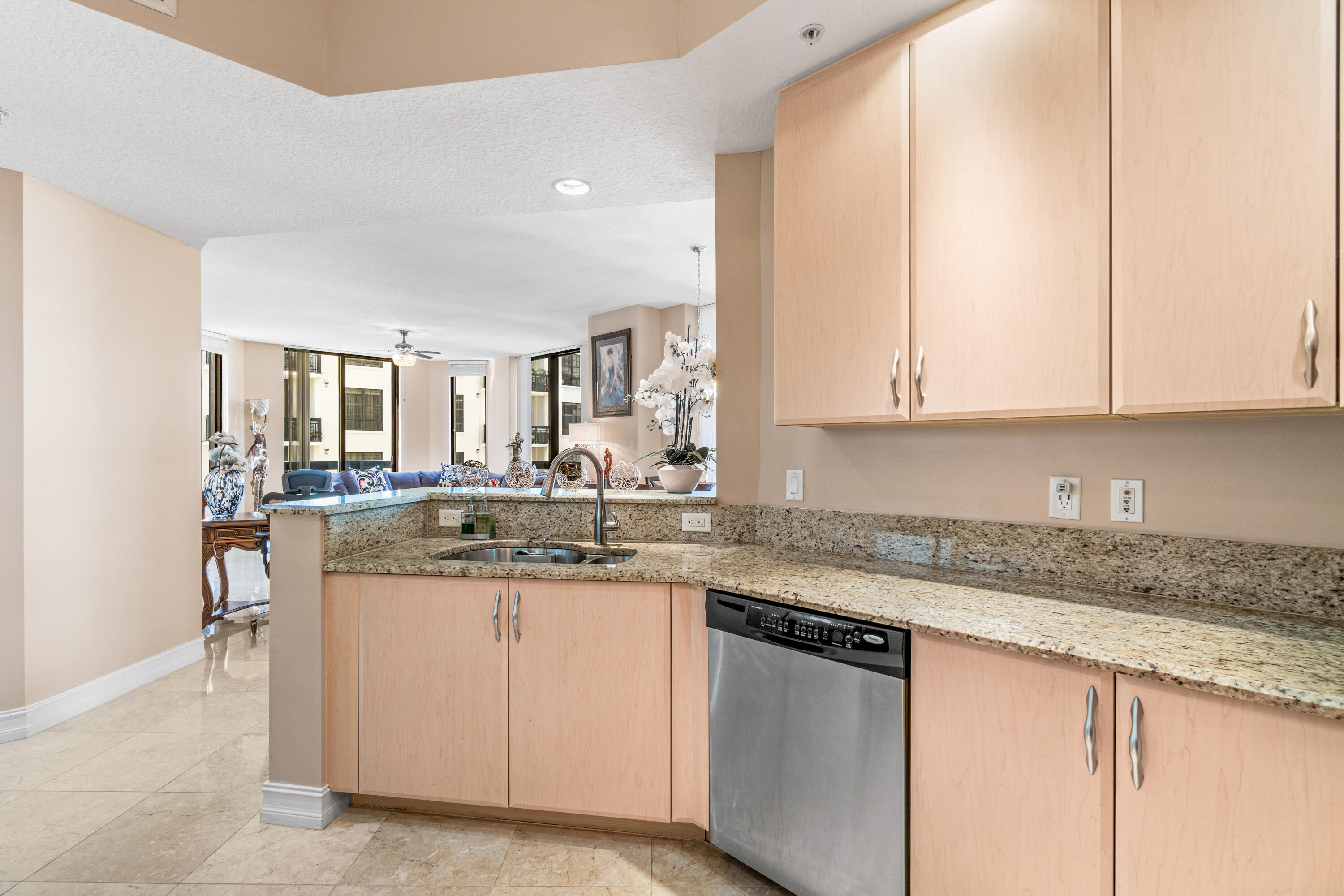 701 S Olive Avenue 715