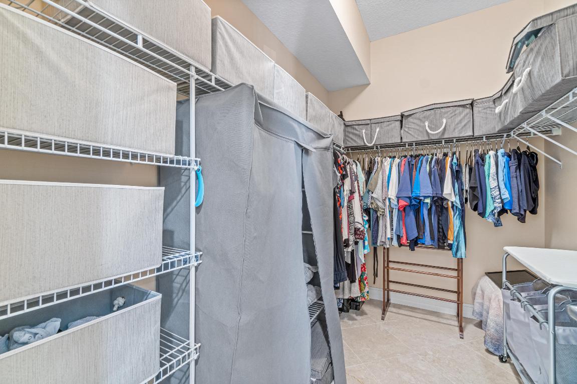 701 S Olive Avenue 715