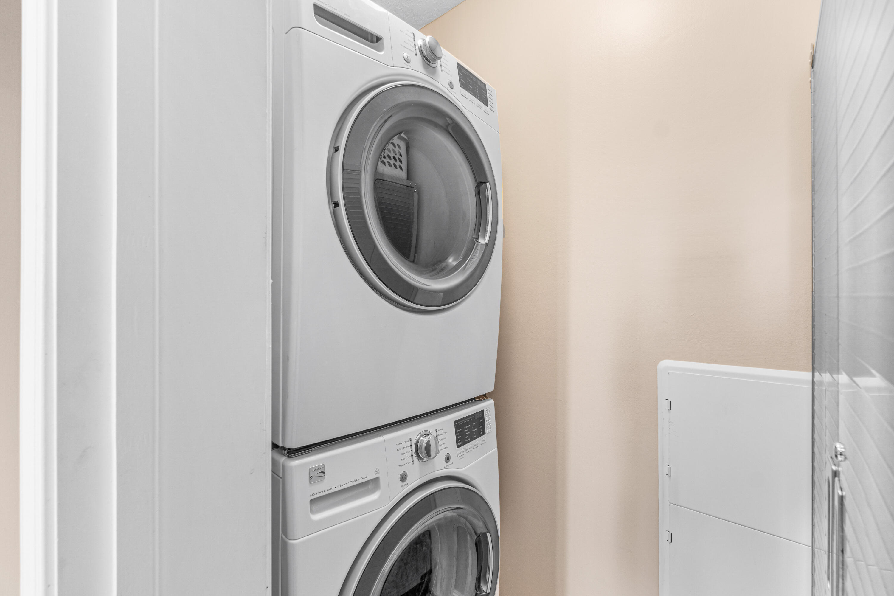 701 S Olive Avenue 715