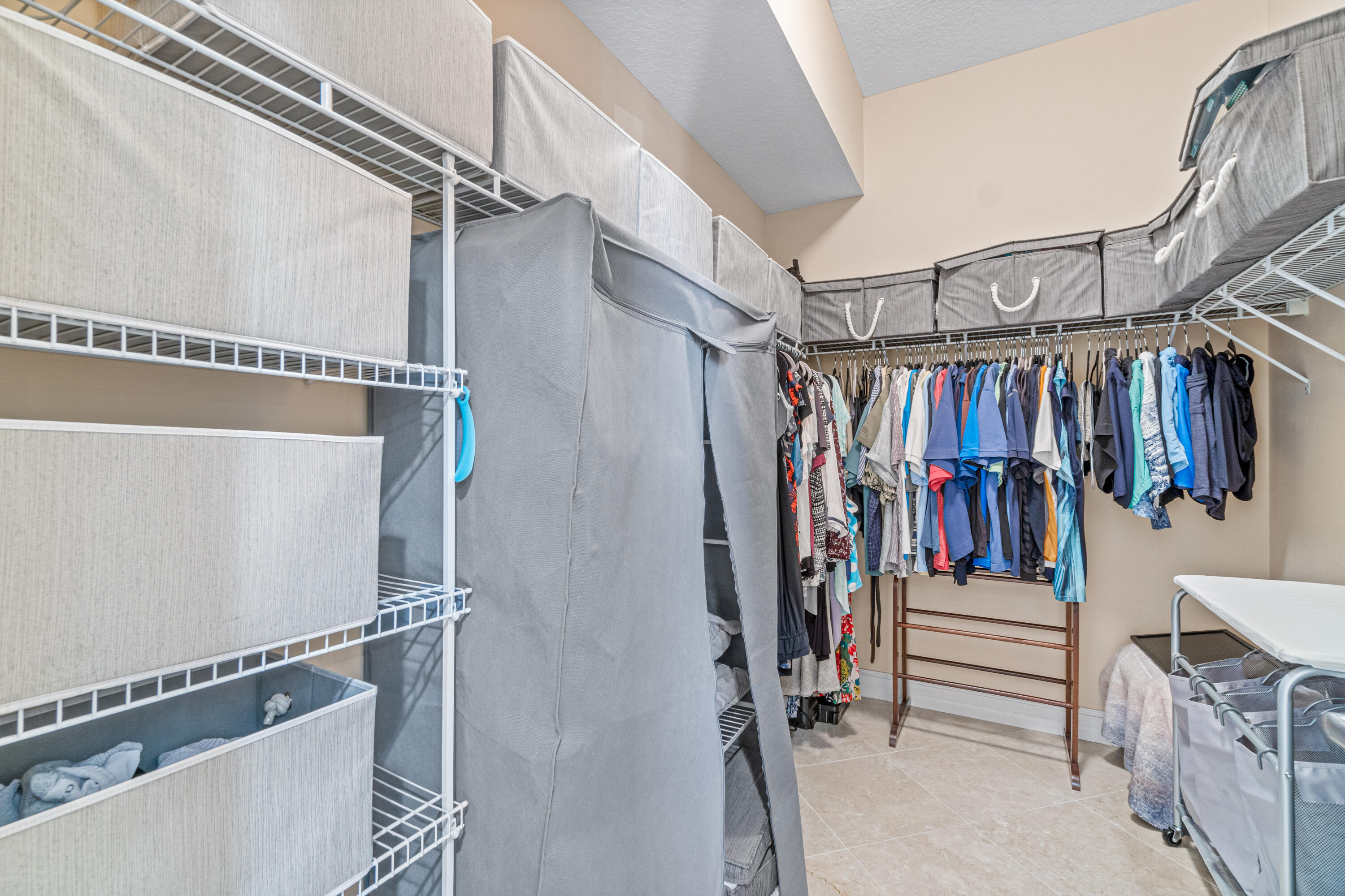 701 S Olive Avenue 715