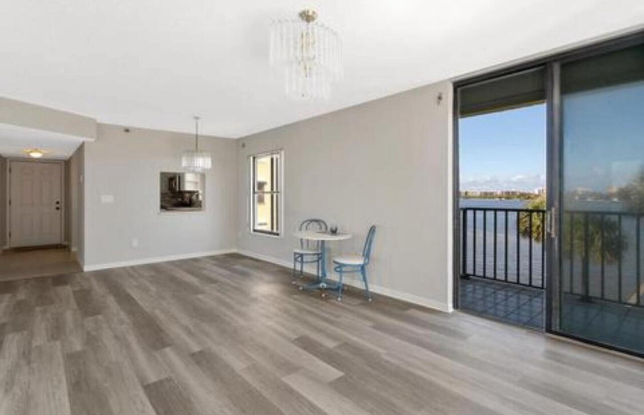 896 N Federal Highway 332