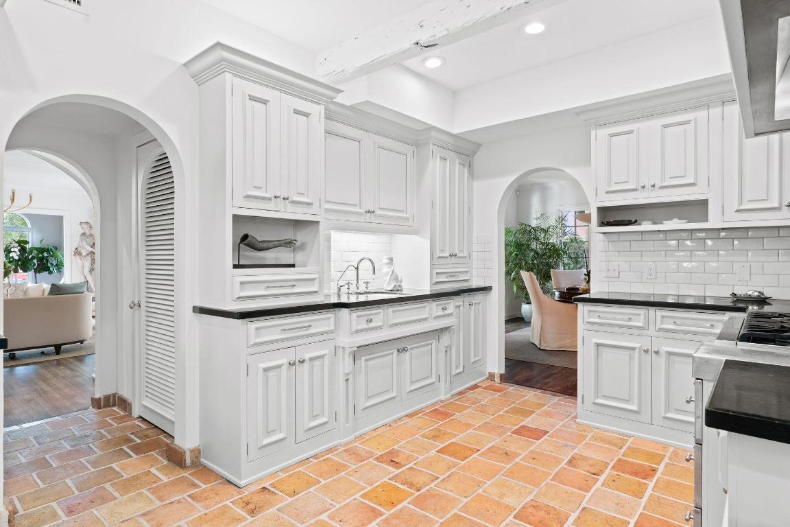 123 Australian Avenue