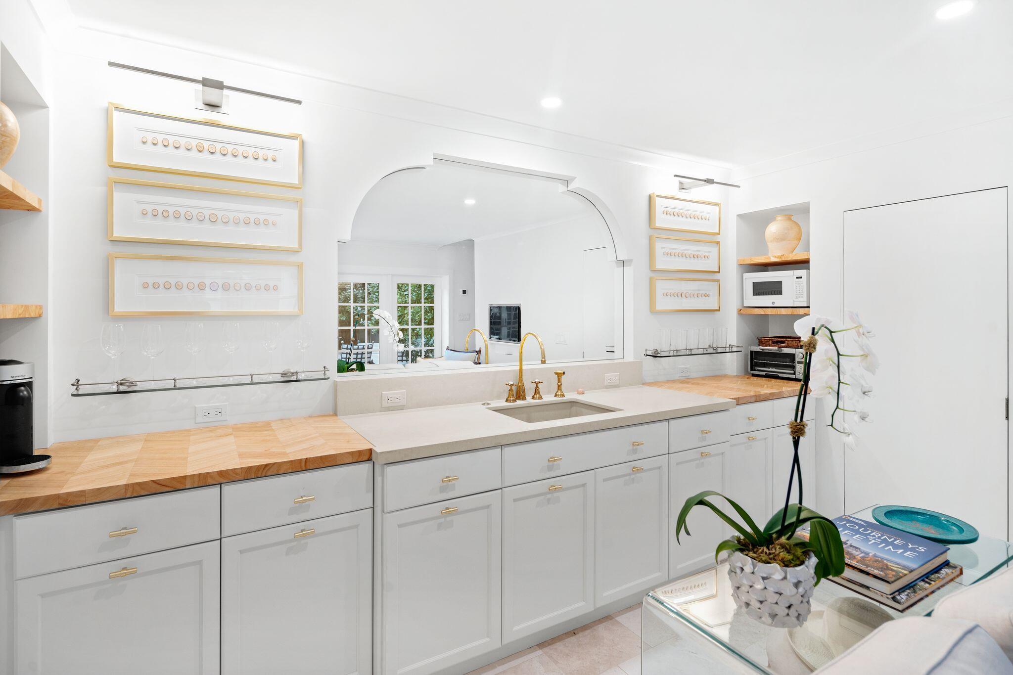 123 Australian Avenue