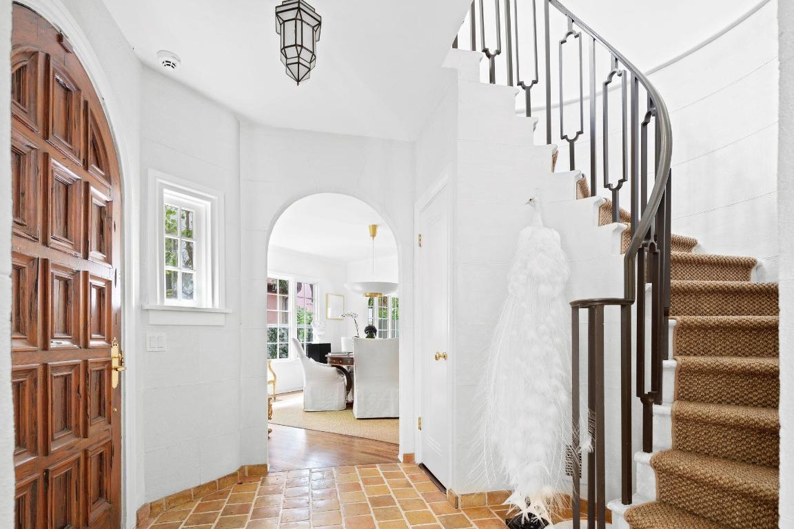 123 Australian Avenue