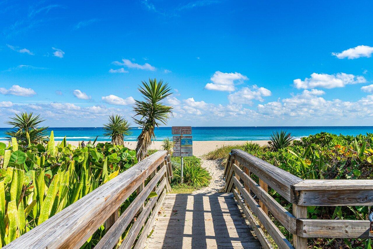 100 Worth Avenue 320