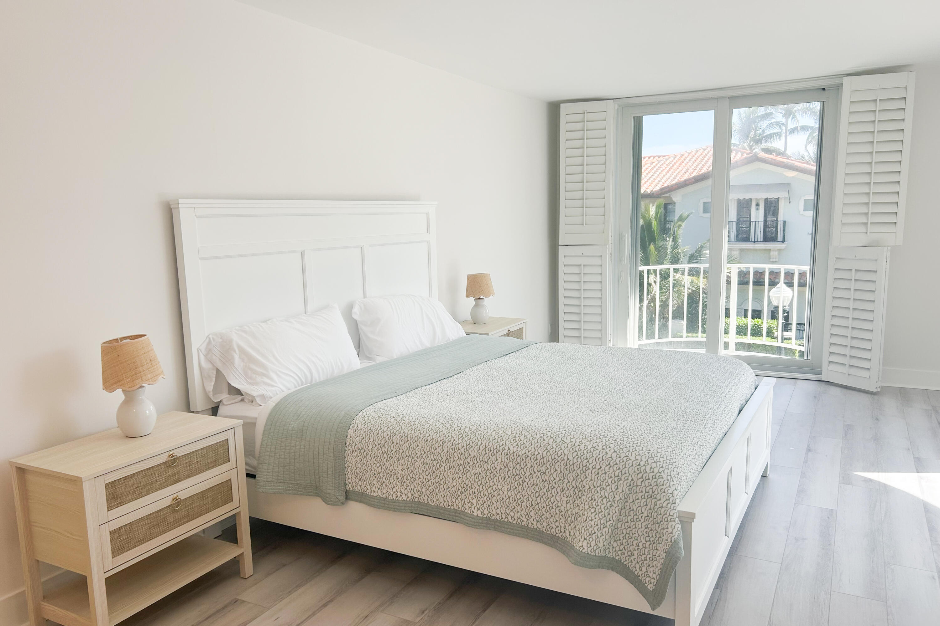 100 Worth Avenue 320