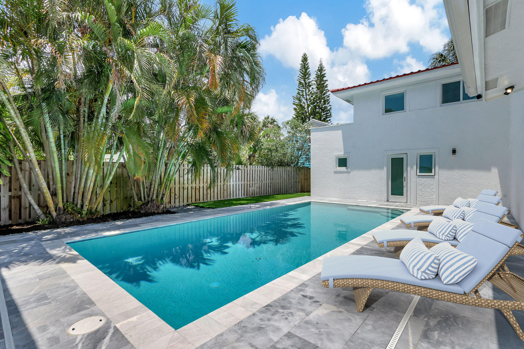 531 S Lakeside Drive
