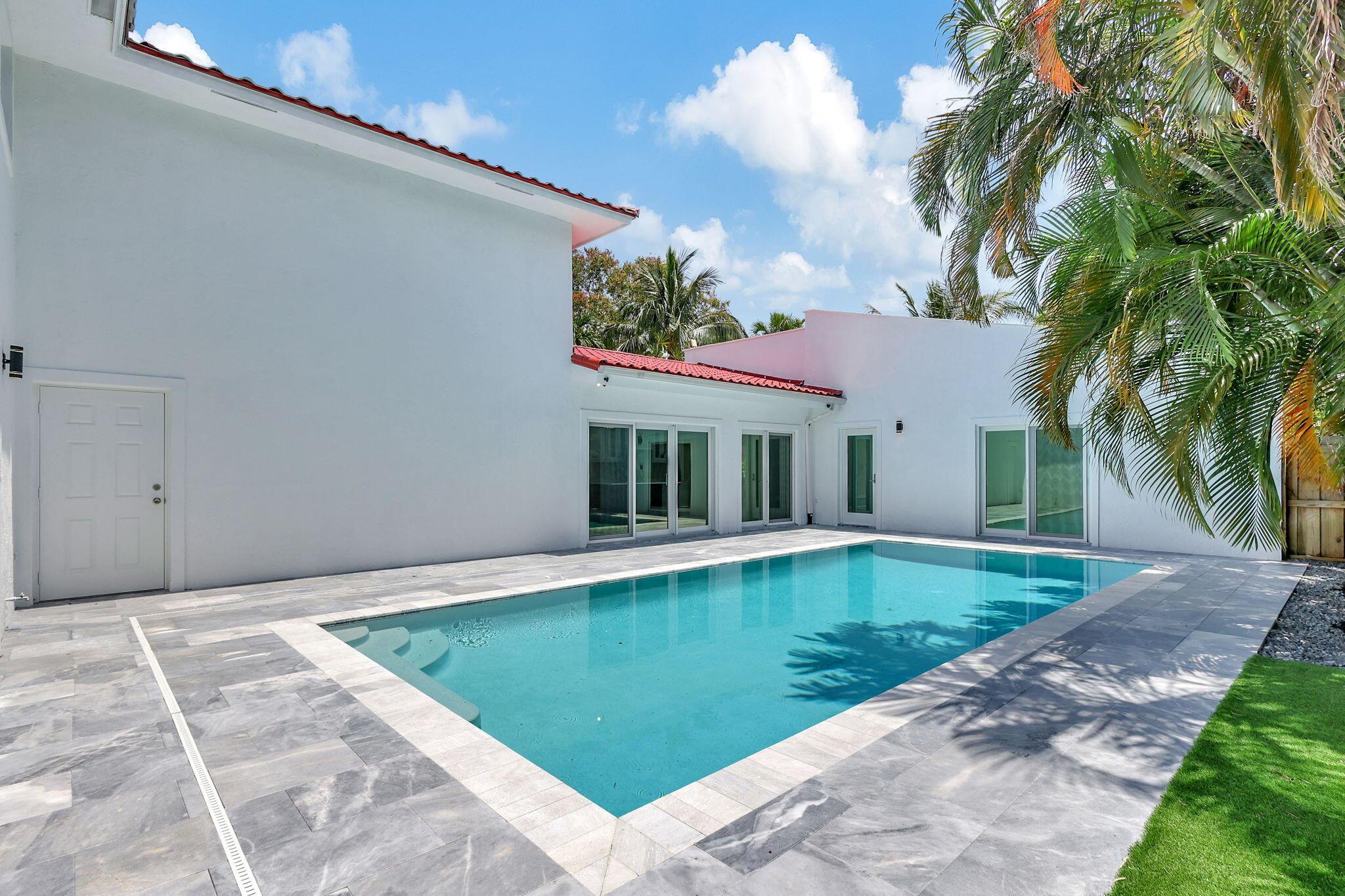 531 S Lakeside Drive