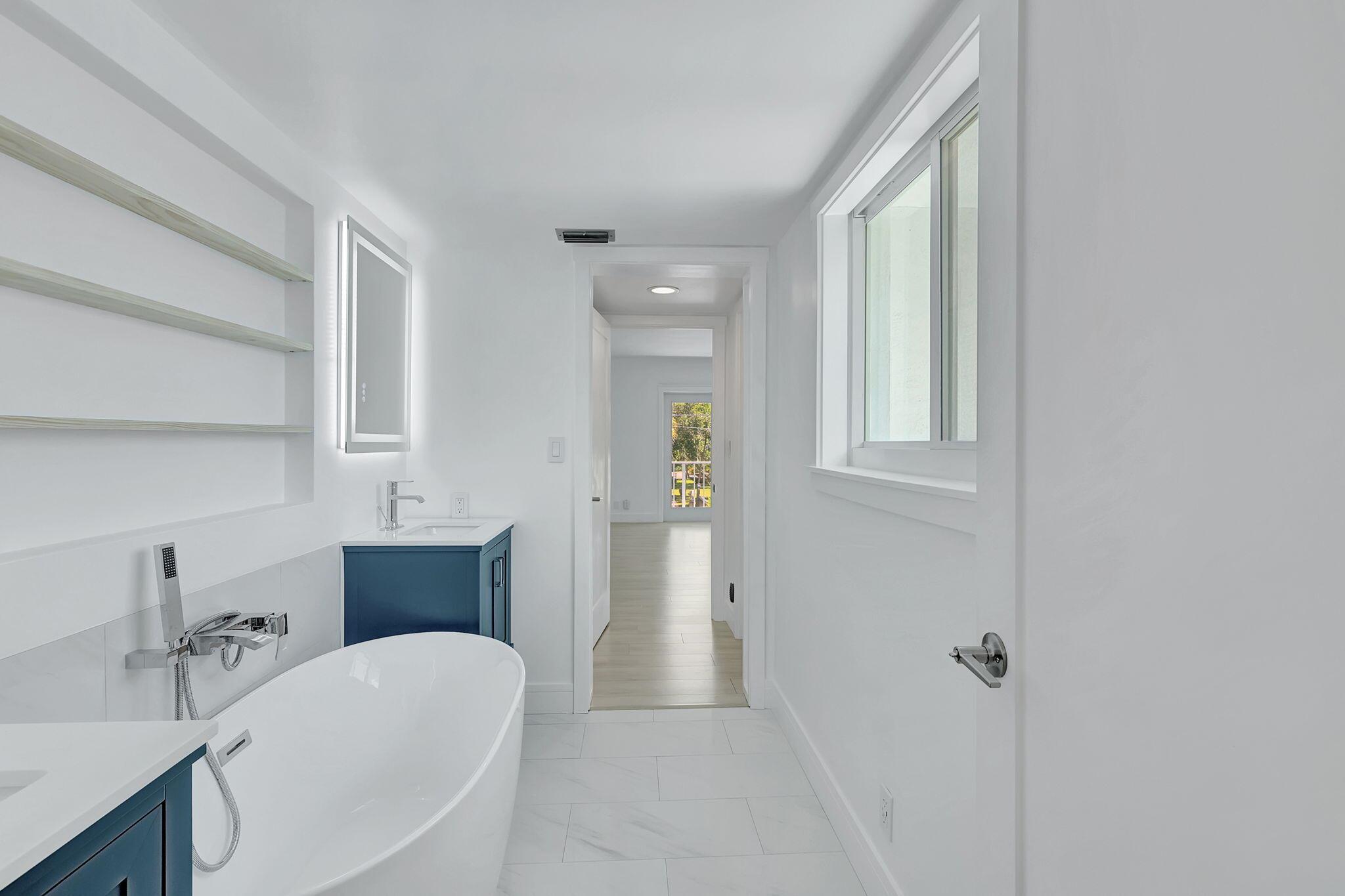 531 S Lakeside Drive