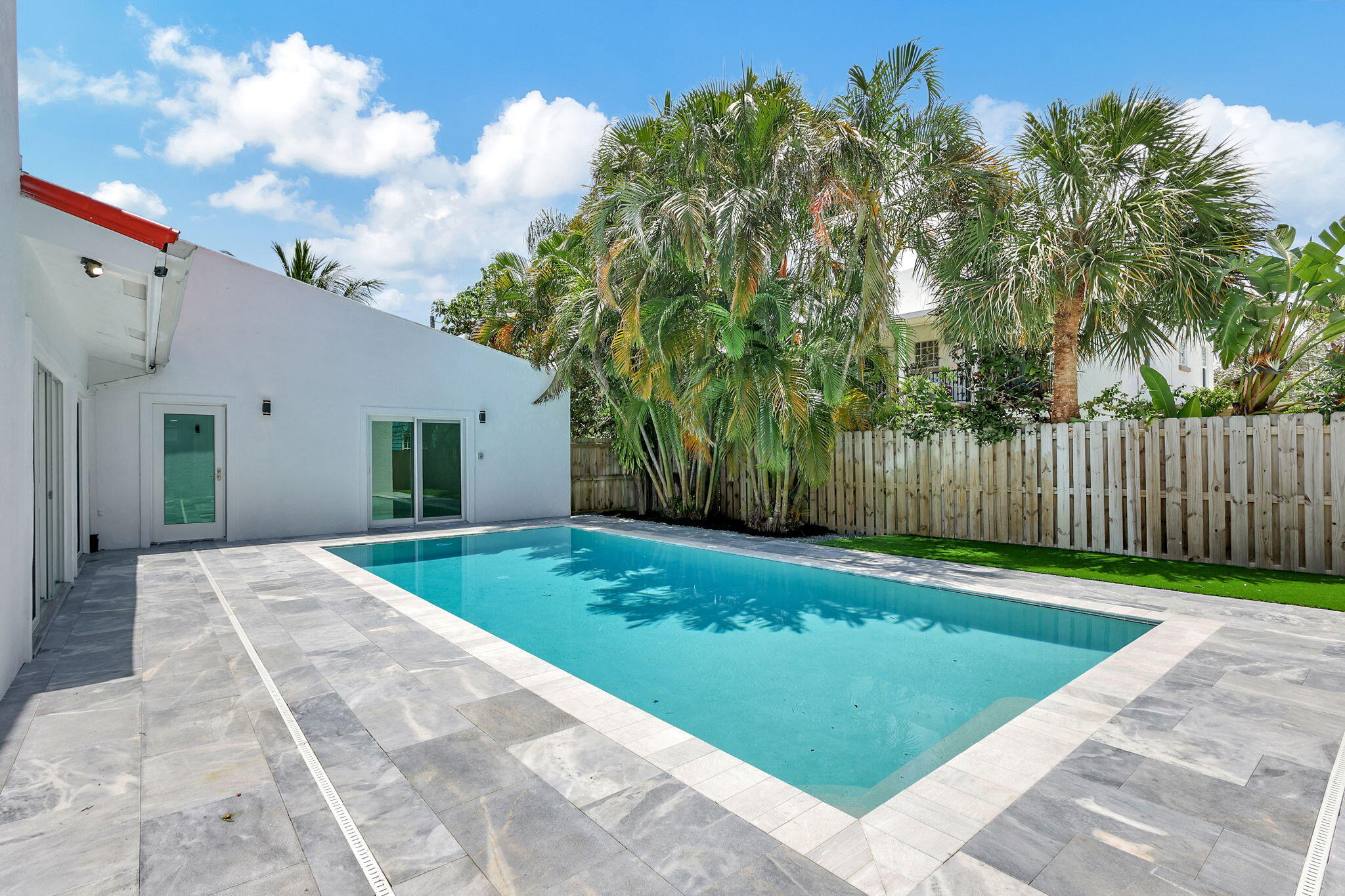 531 S Lakeside Drive