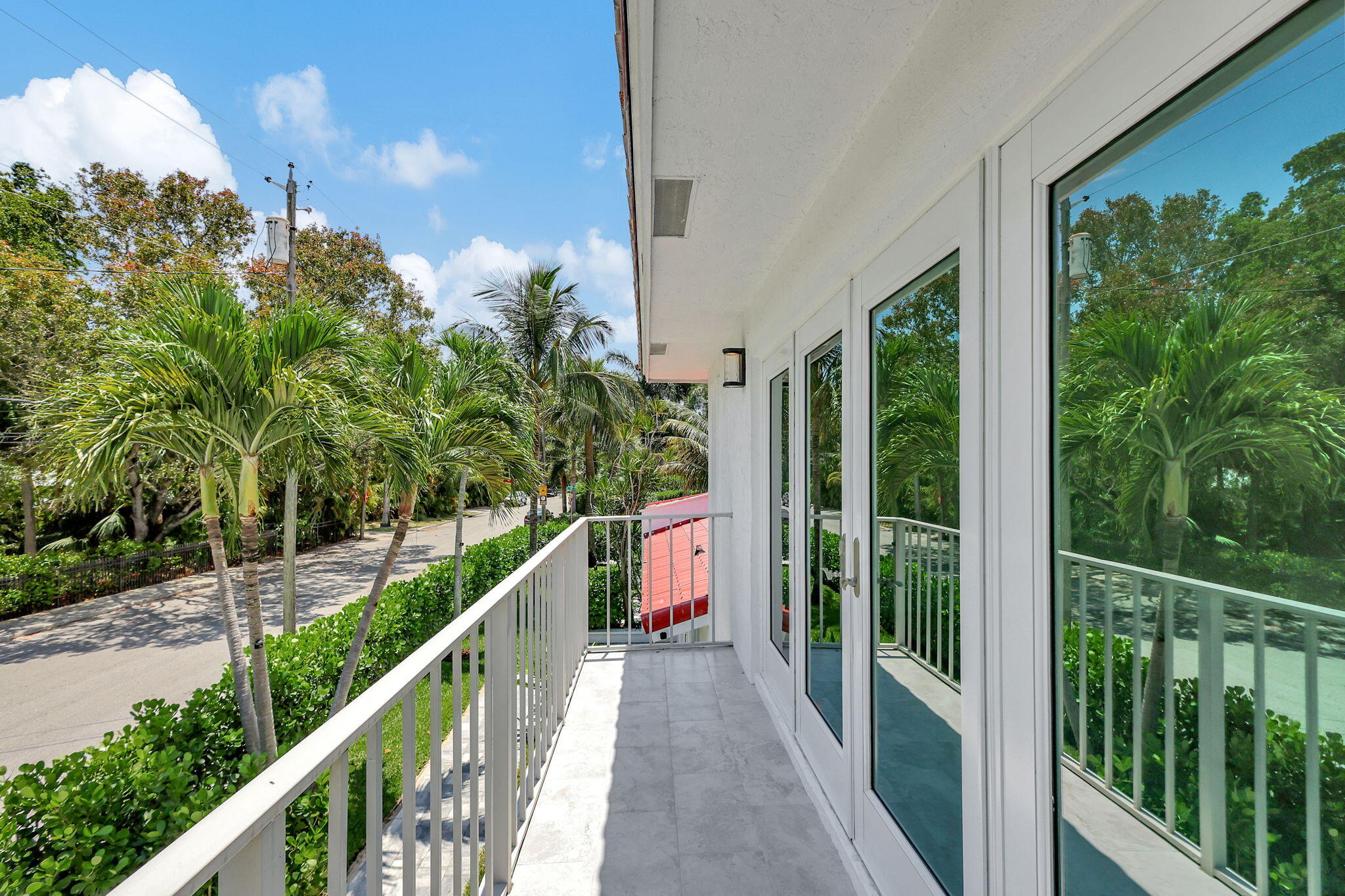531 S Lakeside Drive
