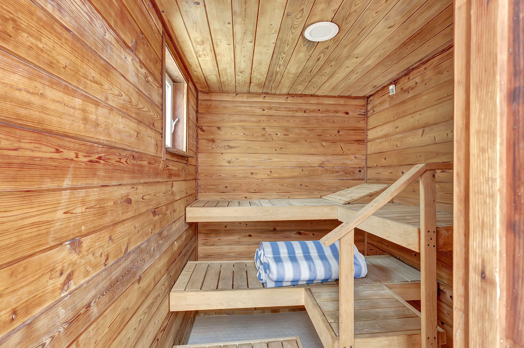 531 S Lakeside Drive