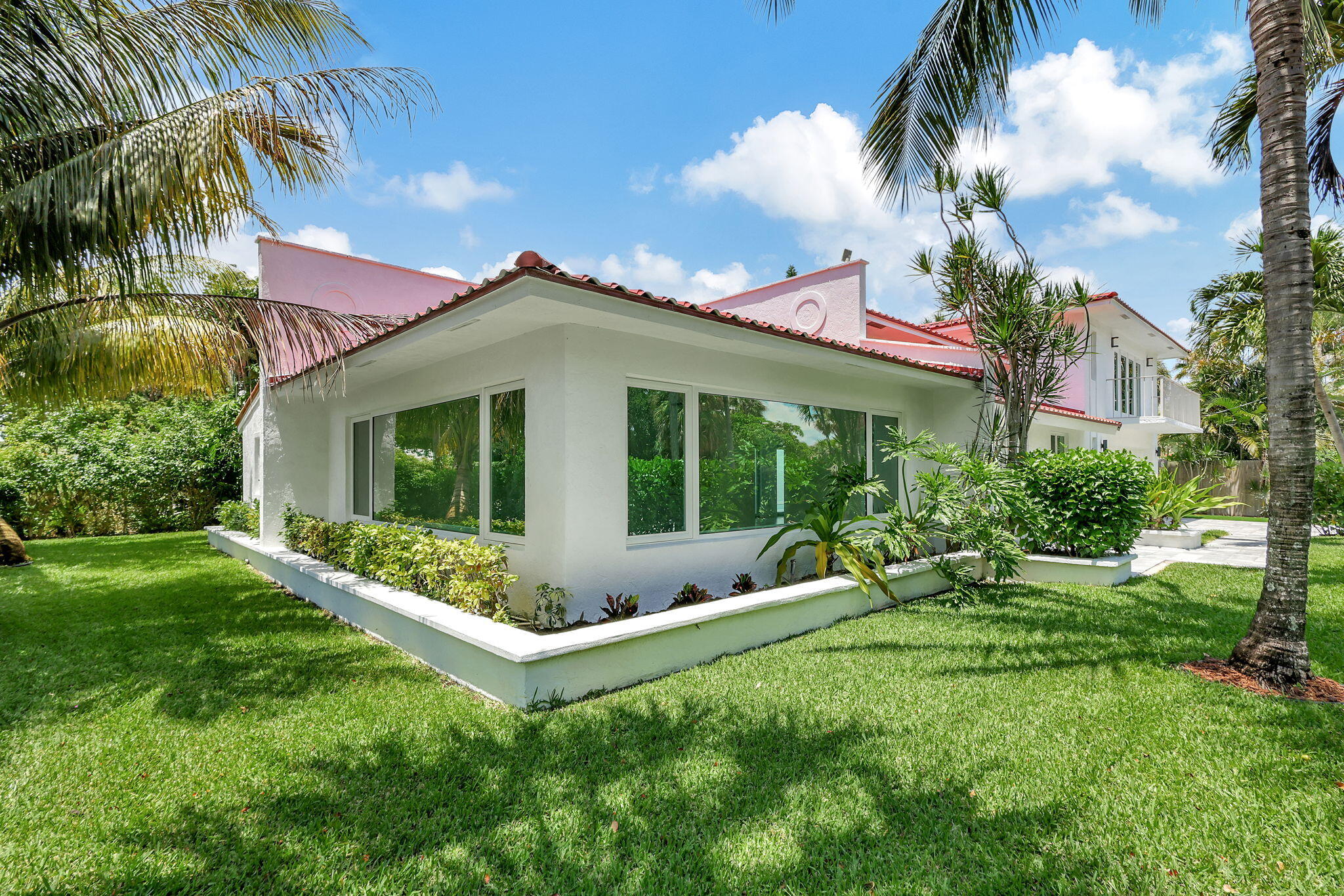 531 S Lakeside Drive
