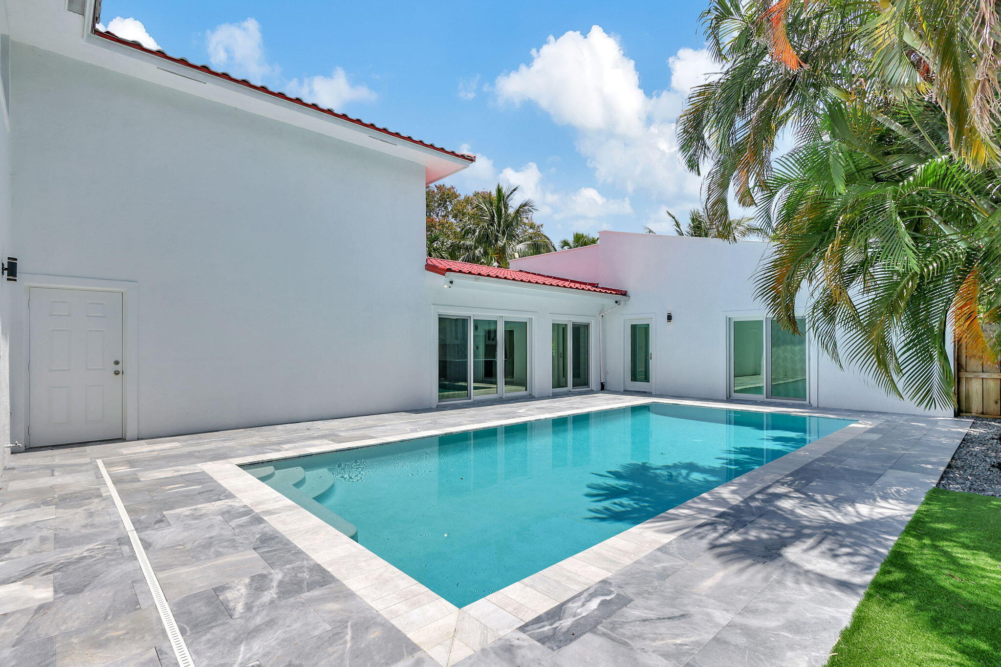 531 S Lakeside Drive