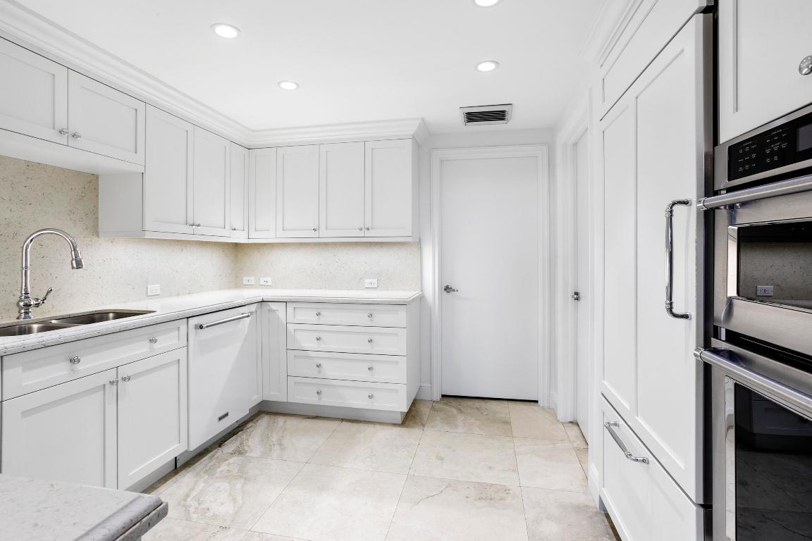 330 S Ocean Boulevard E1