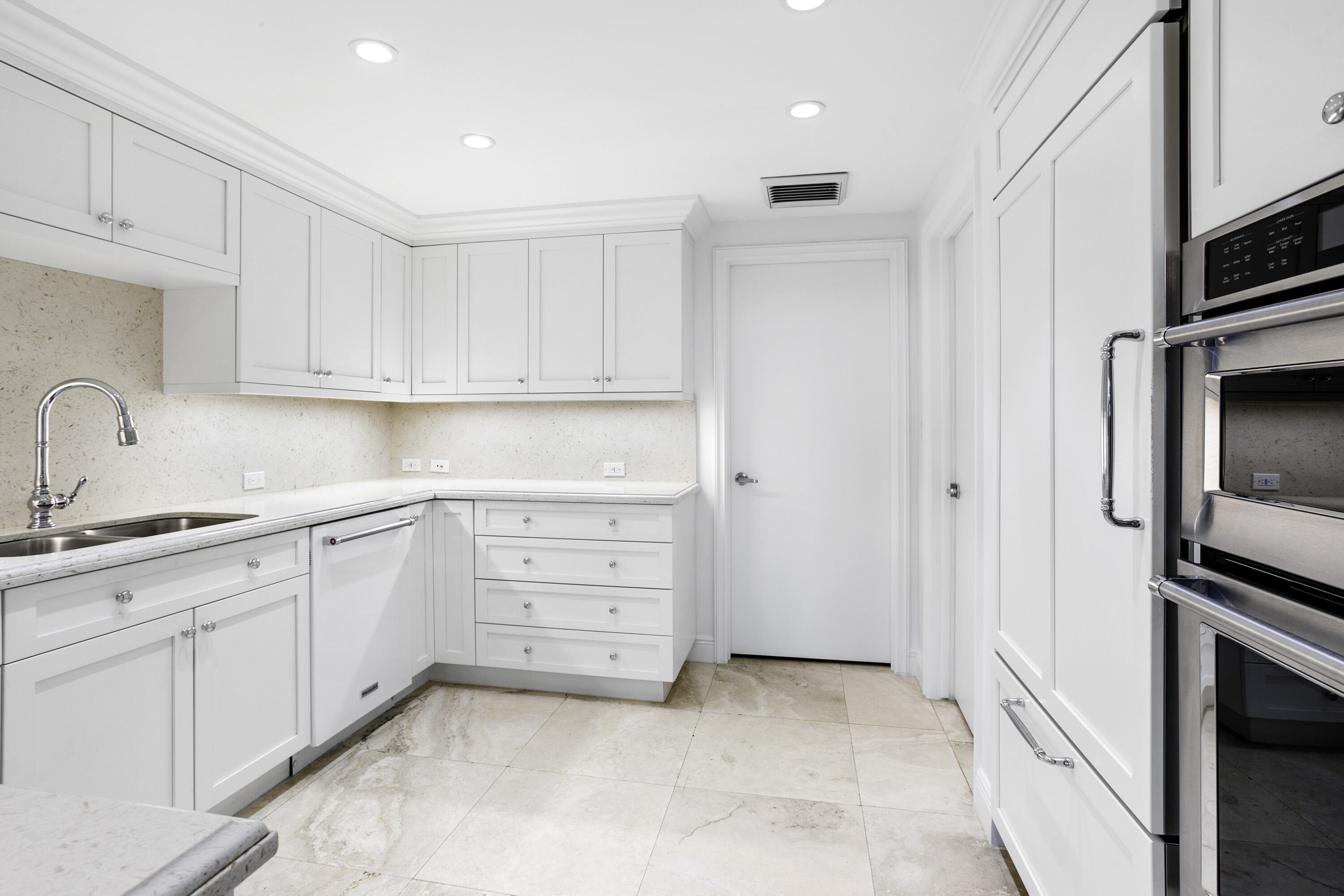 330 S Ocean Boulevard E1