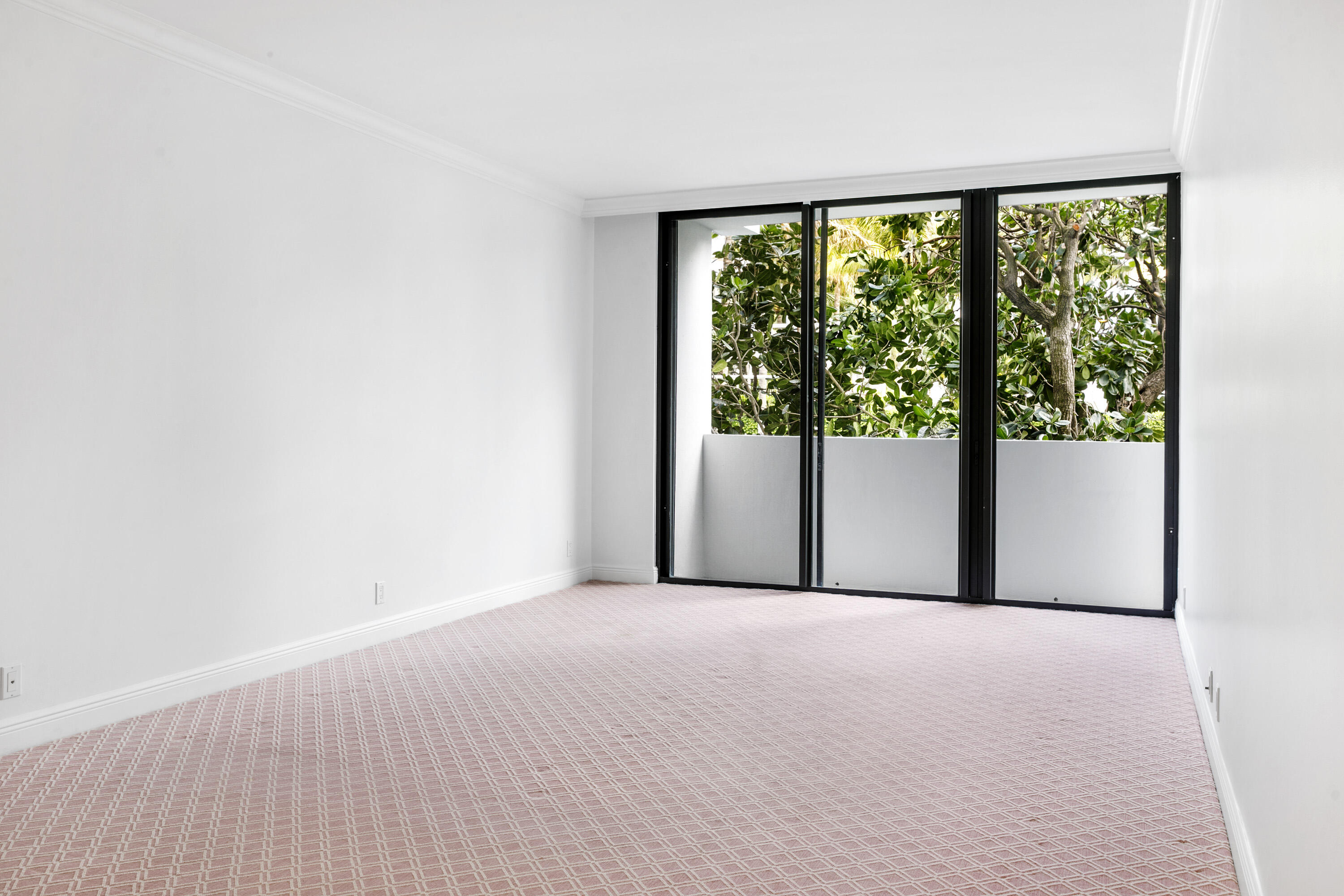 330 S Ocean Boulevard E1